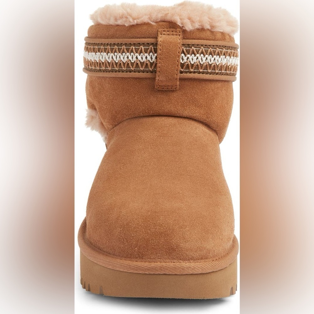 Like New! UGG Classic Ultra Mini Alpsey Boot! - Picture 3 of 10